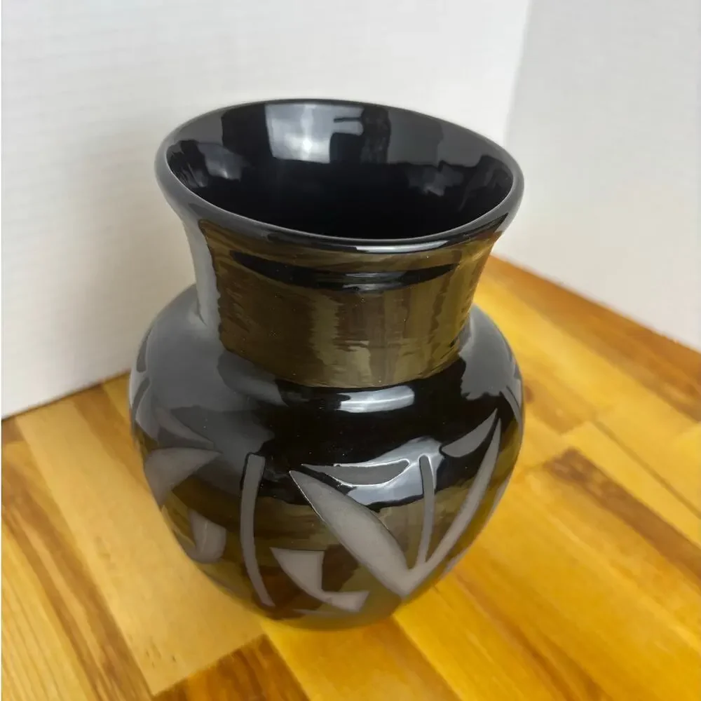 VTG R Diane Martinez Black Vase Handmade Native American Pottery Artist 1992
